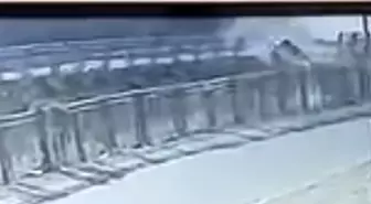 Adana'da Hafif Ticari Araç Sulama Kanalına Uçtu