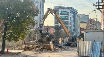 Gebze'de Çöken Binanın Enkaz Kaldırma Çalışmaları Başladı