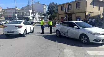 Manavgat'ta İki Otomobil Çarpıştı: Bir Yaralı