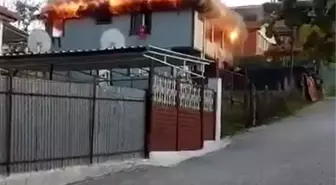 Yalova'da İki Katlı Binada Yangın Çıktı