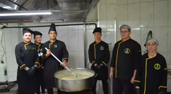 Aksaray'da Öğrenciler Günde 1300 Öğrenciye Yemek Hazırlıyor