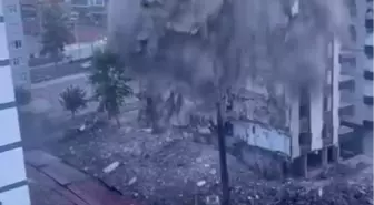 Diyarbakır'da Ağır Hasarlı Bina Yıkıldı