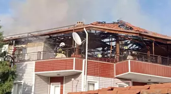 Denizli'de Çatı Yangını Korkuttu, 5 Kişi Kurtarıldı