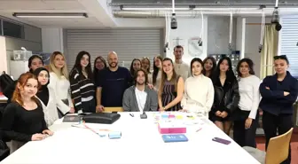 İzmir Ekonomi Üniversitesi Öğrencilerinden Yapay Zeka Destekli Sanat Projesi