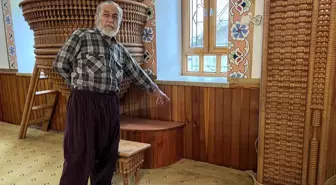 60 Yıllık Ahşap Ustası, Mahalle Camisi ve Evleriyle Anılarını Yeniliyor