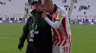 Samsunspor'un kaptanı Zeki Yavru'dan alkışlanacak hareket