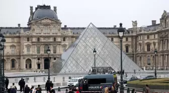 Louvre Müzesi'ndeki Soygun, Organize Suçtan Çok Adi Suçlular Tarafından Gerçekleştirildi