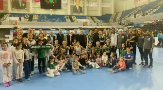 Sakarya Voleybol, İlbank'ı 3-0 Mağlup Ederek Serisini Sürdürüyor