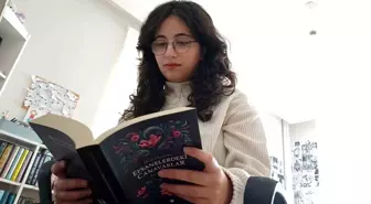 11 Yaşında Yazmaya Başlayan Genç Yazar Eylül Yıldız'ın Roman Yolculuğu