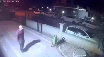 Adana'da Apartmanın Otoparkında Bisiklet Çalan Şüpheli Güvenlik Kamerasında