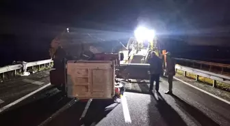 Bolu'da Traktör ile Hafif Ticari Araç Çarpıştı: 5 Yaralı