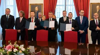 Çekya'da Popülist Parti ANO ile Aşırı Sağcı Partiler Koalisyon Anlaşması İmzaladı