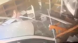 Edirne'de Otomobil Fırına Daldı: 4 Yaralı