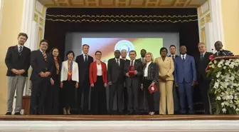 Dursun Özbek, 2025 Yılının Frankofon Kişiliği Ödülü'nü Aldı