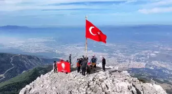 Görme Engellilerden Anlamlı Bayrak Değişim Töreni