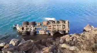 Elazığ'da Beton Mikseri Hazar Gölü'ne Uçtu