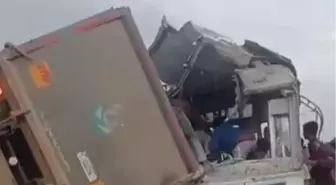 Hindistan'da Trafik Kazası: 20 Ölü