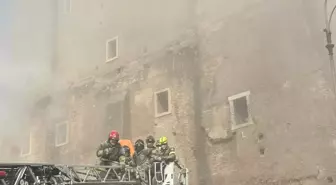 Roma'daki Tarihi Kulede Çökme: 4 İşçi Yaralandı