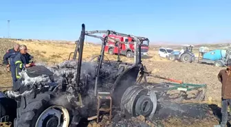 Adıyaman'da Tarlayı Süren Traktör Yangın Çıkardı