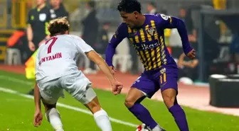 Trendyol Süper Lig: Eyüpspor: 0 Antalyaspor: 0 (İlk yarı)