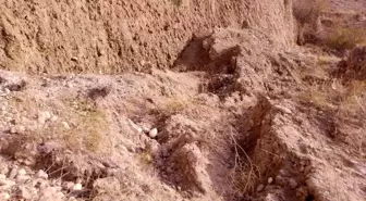 Beypazarı'nda Toprak Kayması Nedeniyle Yol Kapandı