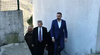 Artvin'de Yamaçtan Düşen Kayalar Çoruh Nehri'ne Düştü