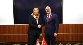 Vedat Işıkhan, Doha'da Almanya Çalışma Bakanı ile Görüştü