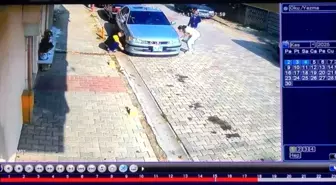 Tekirdağ'da Çocuklar Park Halindeki Araçtan Sibop Kapaklarını Çaldı