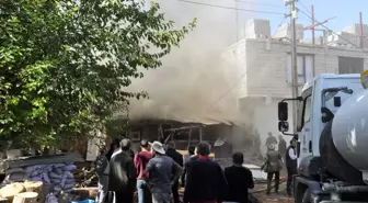Hakkari'de Evde Çıkan Yangın Kısa Sürede Söndürüldü