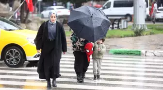 Edirne ve Kırklareli'nde Sağanak Etkili Oluyor
