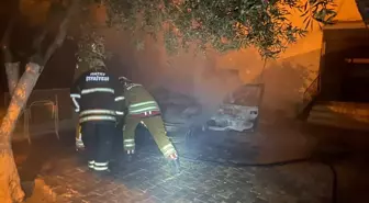 İskenderun'da Park Halindeki Otomobilde Yangın