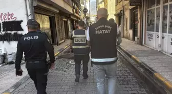 İskenderun'da Okul Çevresinde Denetim: 60 Bin Lira Ceza ve Uyuşturucu Ele Geçirildi