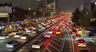 İstanbul'da akşam saatlerinde trafik yoğunluğu yüzde 83'e çıktı