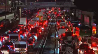 İstanbul'da Akşam Trafiği Durma Noktasına Geldi