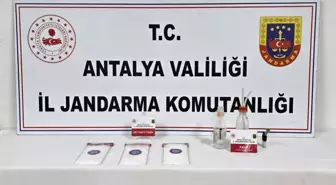 Antalya'da Jandarma Operasyonu: 1 Kilo 210 Gram Metamfetamin Ele Ge geçti