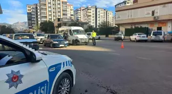 Kozan'da Güvenlik Denetimleri: Ruhsatsız Silahlar ve Uyuşturucu Ele Geçirildi