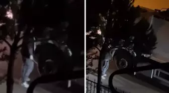 Küfürler savurdu, levyeyle saldırdı! O anlar kameralarda