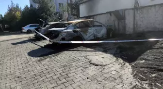 Şırnak'ta Park Halindeki Araçlarda Gece Yangın Çıktı