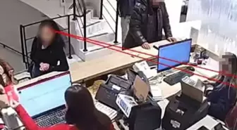 Doktordan 79 yaşındaki kadına korkunç tuzak! Bakımevinden valiz dolusu para çıktı