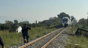 Aydın'da Hemzemin Geçitte Tren Kazası: Sürücü Yaralandı