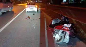 Manavgat'ta Motosiklet Otomobile Çarptı: Bir Yaralı