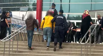 Adıyaman'da Konteyner Kentte Hırsızlık Şüphelileri Yakalandı