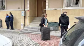 Arnavutköy'de istinat duvarı çöktü, 2 bina tahliye edildi