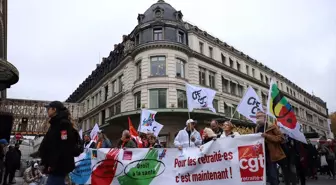 Fransa'da Emekliler 2026 Bütçe Kesintilerini Protesto Etti