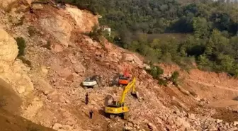 Fatsa'da Göçükte Kaybolan Kamyon Şoförü İçin Kurtarma Çalışmaları Yeniden Başladı
