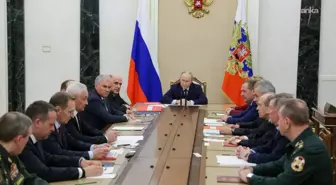 Putin, ABD'nin Nükleer Test Açıklamalarına Yanıt Verdi