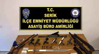 Antalya'da Eş Zamanlı Operasyon: 16 Gözaltı, Çok Sayıda Silah ve Uyuşturucu Ele Geçirildi