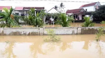 Vietnam'da Şiddetli Yağışlar ve Seller Can Kaybına Yol Açtı