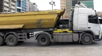 Bahçelievler'de Hafriyat Kamyonu Yayaya Çarptı