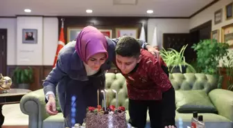 Bakan Göktaş, şehit oğlunun doğum gününü kutladı